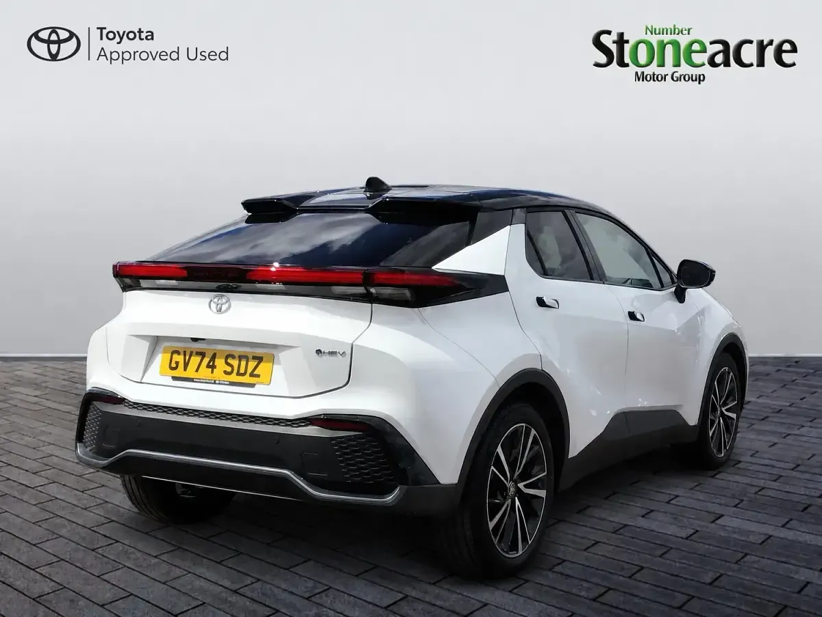 Used Toyota C-HR 140 HP (102 kW) 2025 White SUV