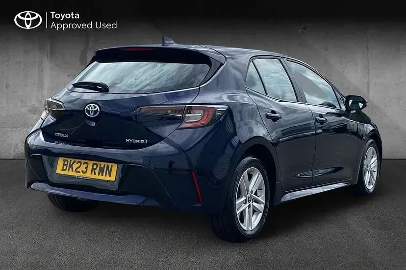Used Toyota Corolla 138 HP (101 kW) 2023 Obsidian blue Hatchback