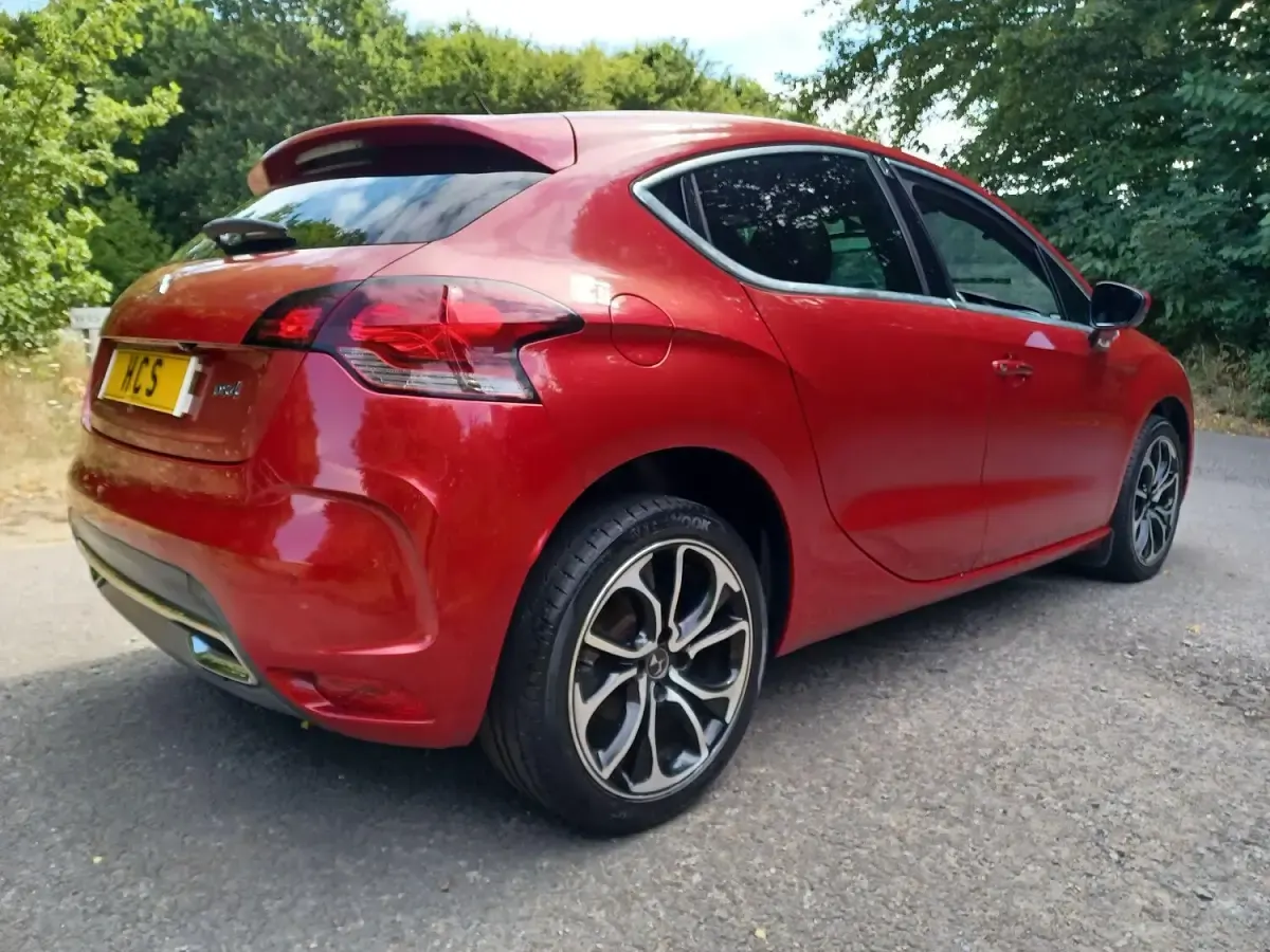 Used DS Automobiles DS4 Prestige 150 HP (110 kW) 2017 Red Hatchback