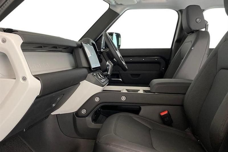 Used Land Rover Defender S 249 HP (183 kW) 2025 Santorini black SUV