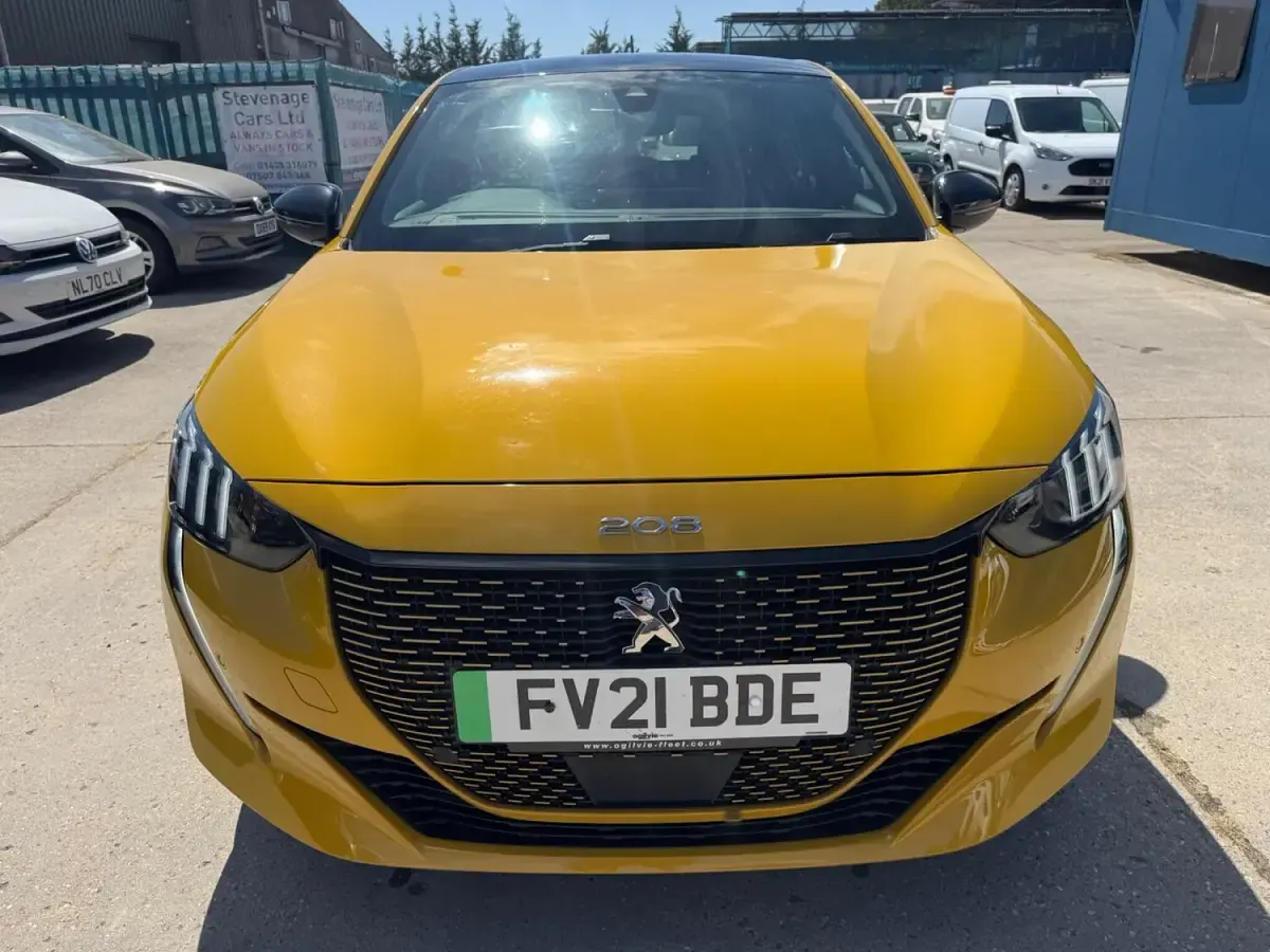 Used Peugeot e-208 Premium 100 kW (136 HP) 2021 Yellow Hatchback