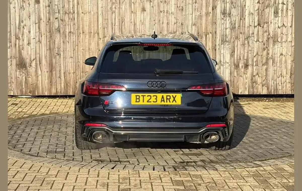 Usado Audi RS4 Competition 444 HP (326 kW) 2023 Preto Carrinha