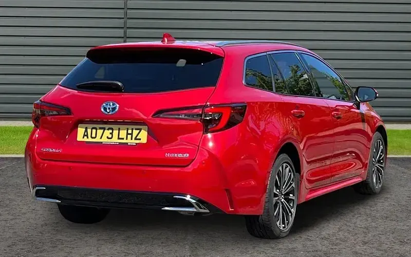 Gebraucht Toyota Corolla Design 196 PS (144 kW) 2025 Kombi