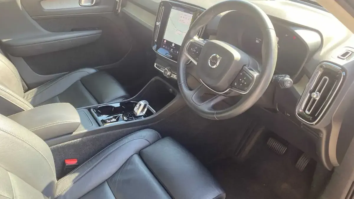 Used Volvo XC40 Plus 163 HP (119 kW) 2023 Grey SUV
