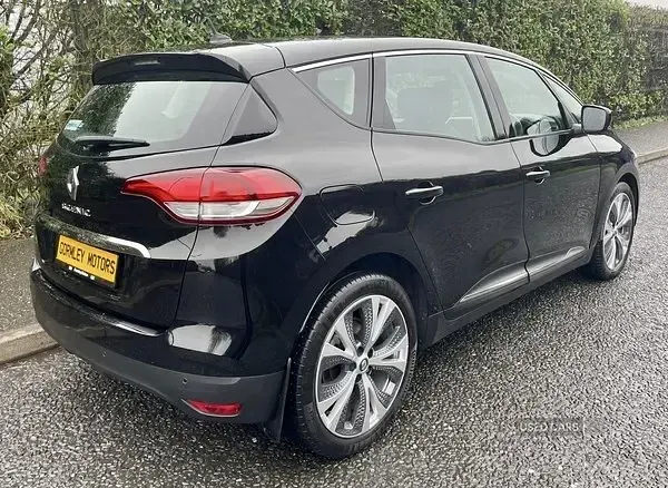 Używany Renault Scénic IV Dynamique 160 KM (117 kW) 2017 Czarny Minivan