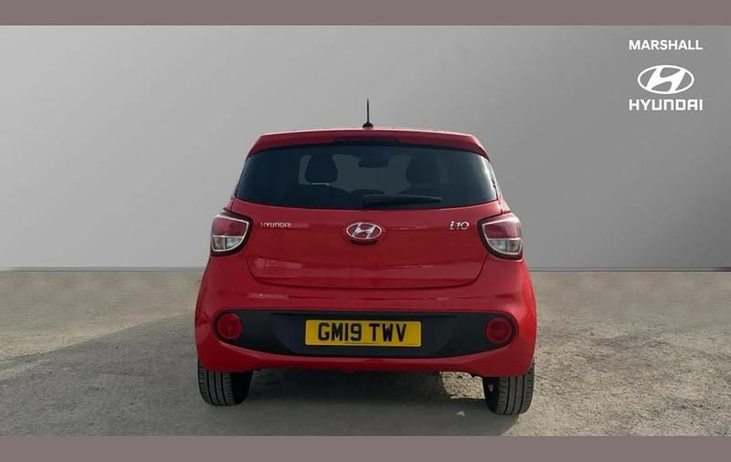 Used Hyundai i10 Premium SE 87 HP (63 kW) 2019 Red Hatchback