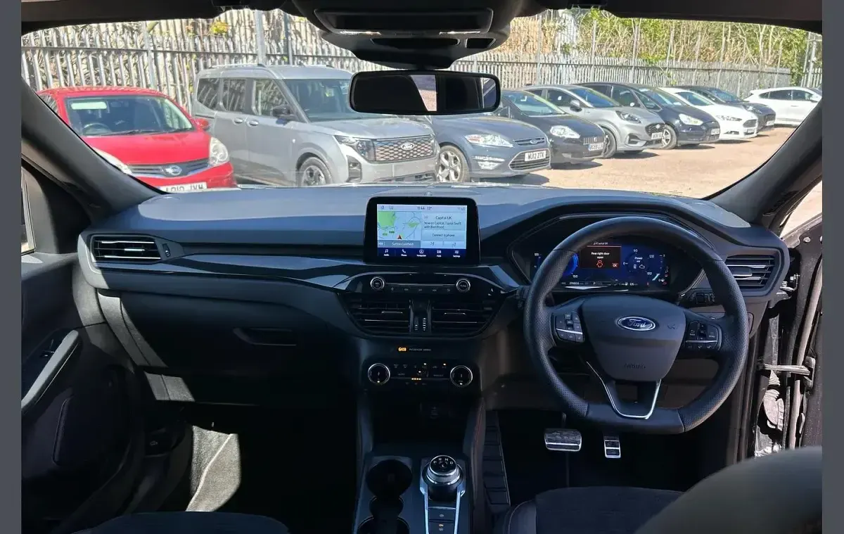 Usado Ford Kuga ST-Line 225 HP (165 kW) 2023 Preto SUV