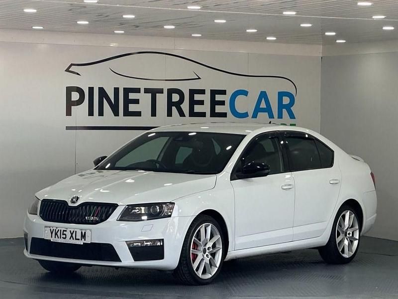 Used Skoda Octavia vRS 184 HP (135 kW) 2015 White Hatchback