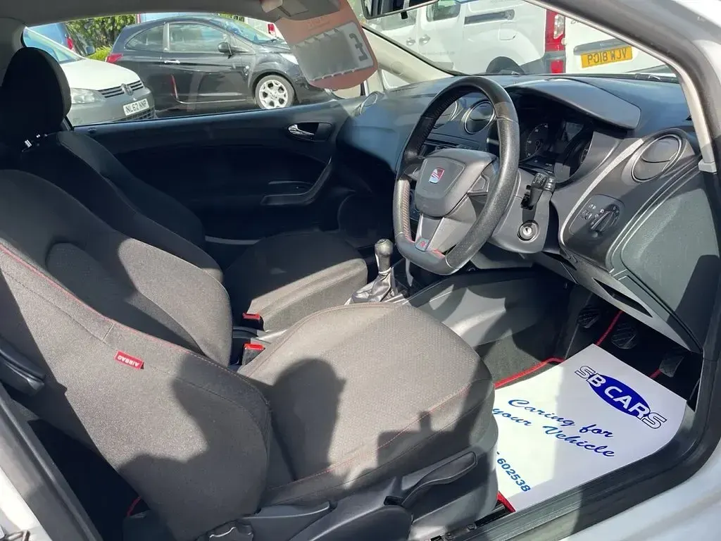 Used Seat Ibiza FR Sport 105 HP (77 kW) 2013 White Coupe