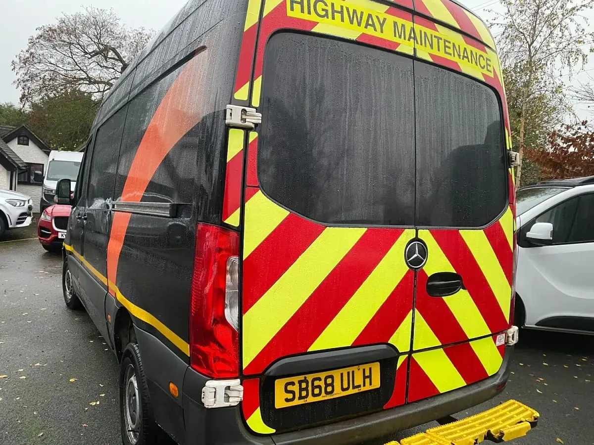 Used Mercedes Sprinter 141 HP (103 kW) 2018 White Van