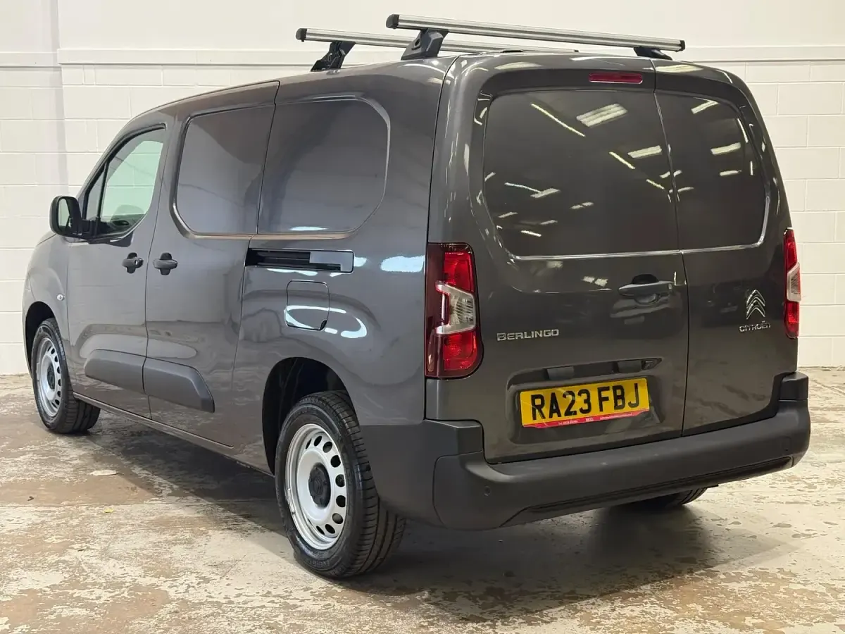 Used Citroën Berlingo 100 HP (73 kW) 2023 Grey MPV