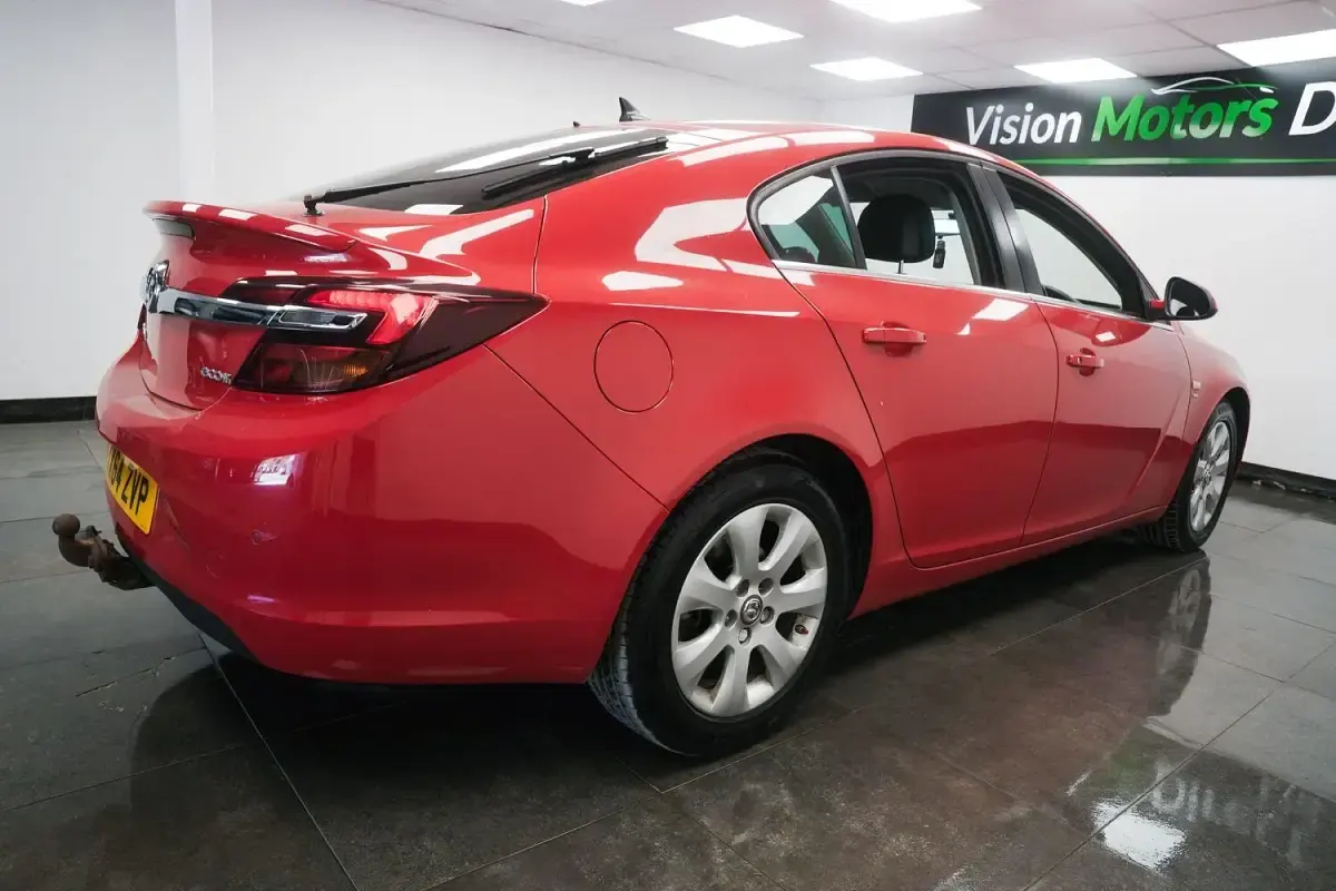 Used Vauxhall Insignia SRi 2014 Red Hatchback