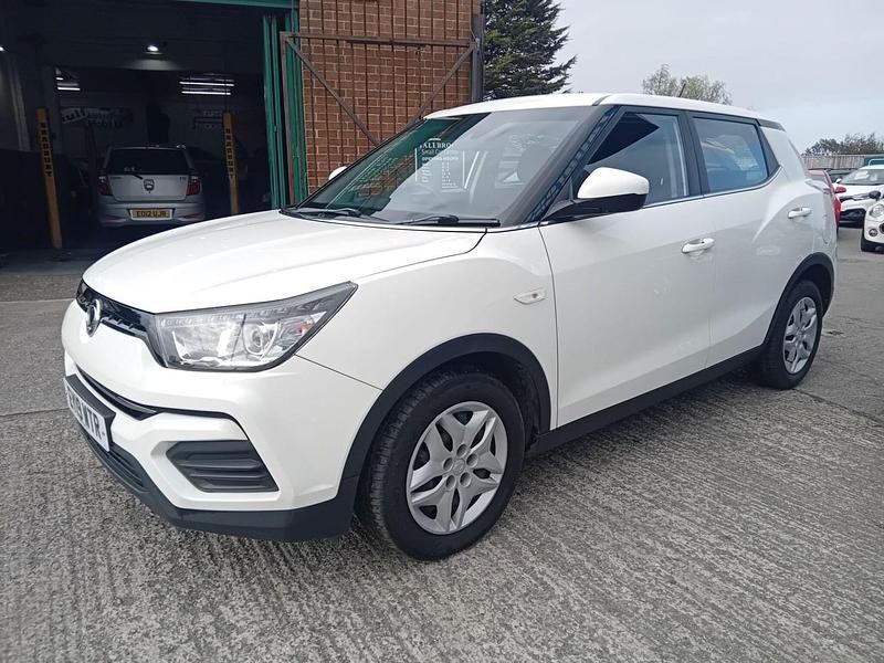Used Ssangyong (KGM) Tivoli 128 HP (94 kW) 2019 White SUV