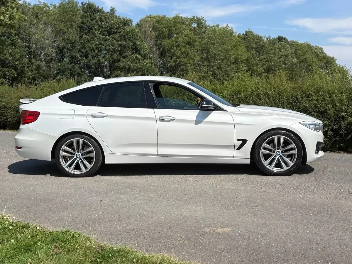 Used BMW 320 Gran Turismo Sport Line 184 HP (135 kW) 2013 White Coupe