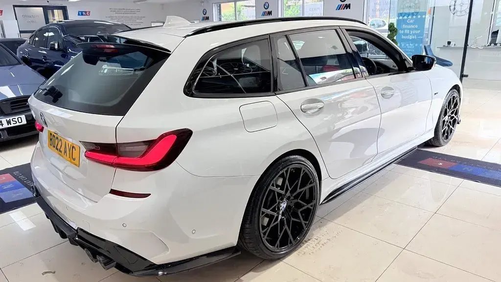 Used BMW 330e M Sport 288 HP (211 kW) 2022 White Estate