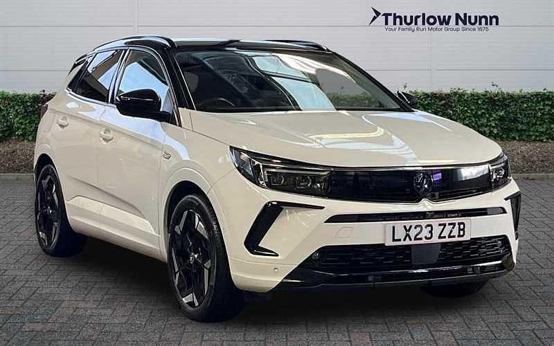 Used Vauxhall Grandland X GSe 300 HP (220 kW) 2023 White SUV
