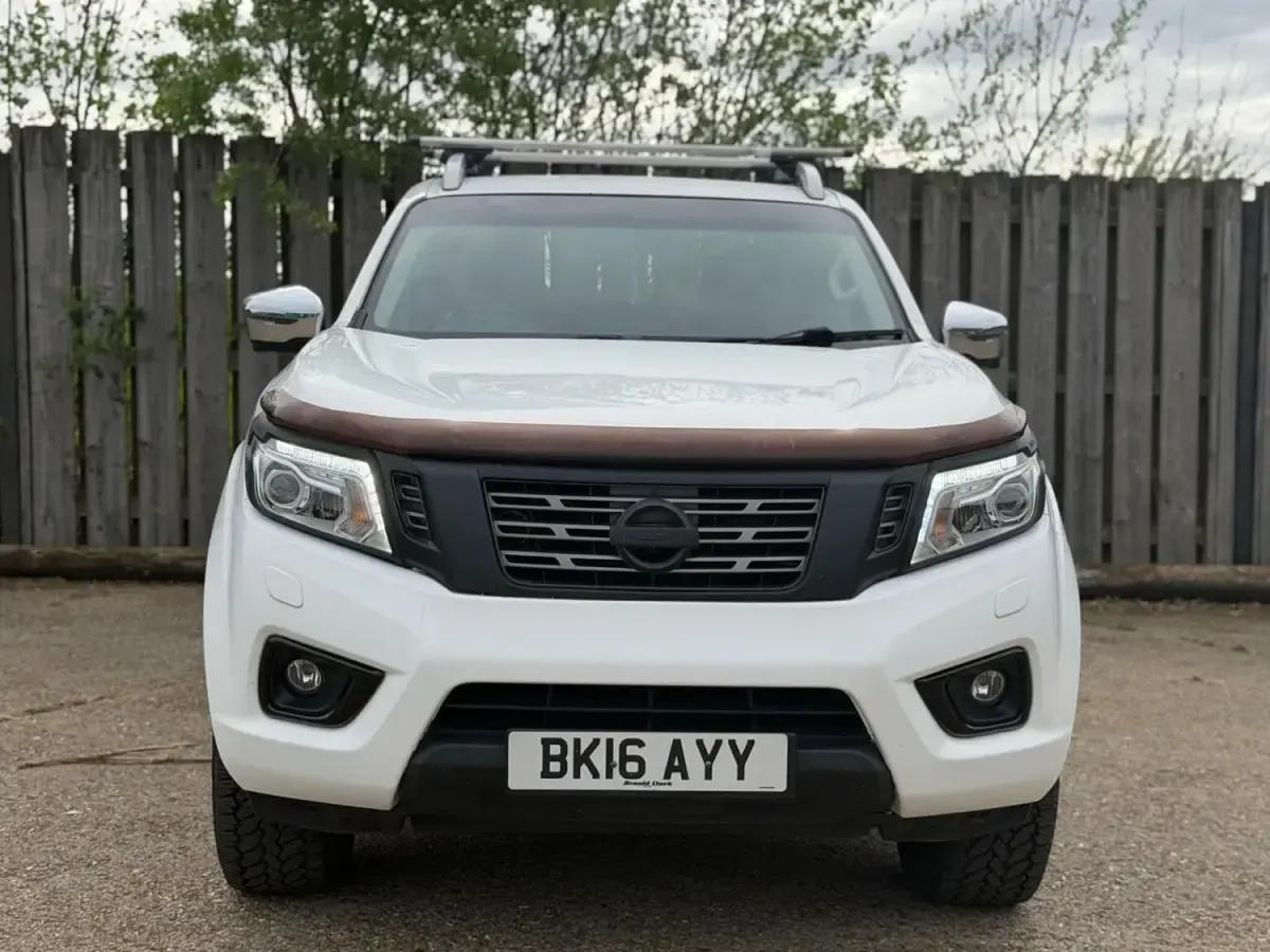 Gebraucht Nissan Navara Tekna 2016 Weiß Pickup