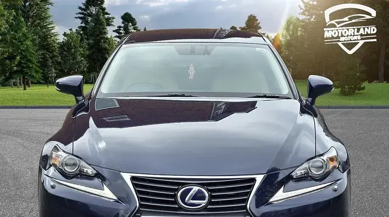 Used Lexus IS300h 219 HP (161 kW) 2015 Blue Sedan