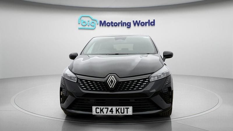 Used Renault Clio V Techno 90 HP (66 kW) 2024 Black Hatchback