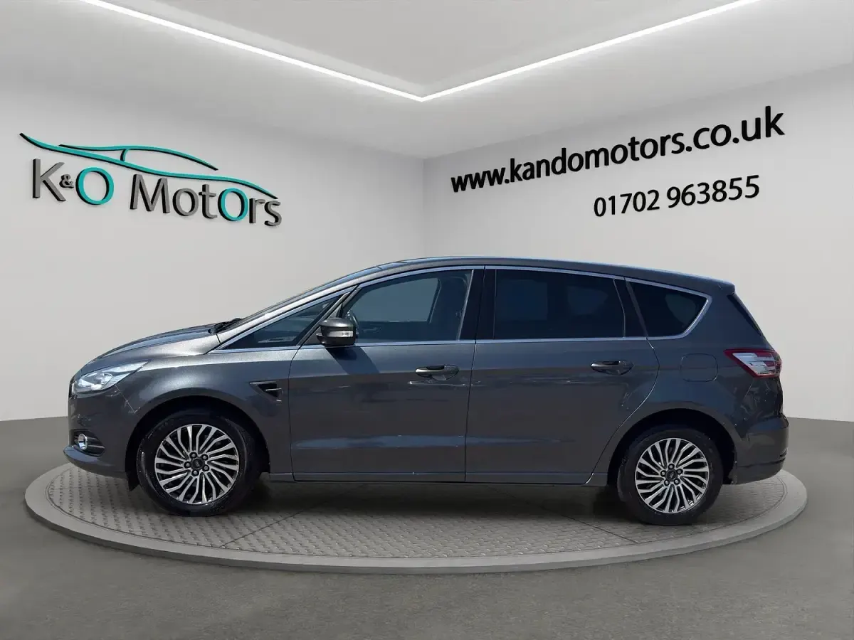 Used Ford S-MAX Titanium 150 HP (110 kW) 2019 Grey MPV