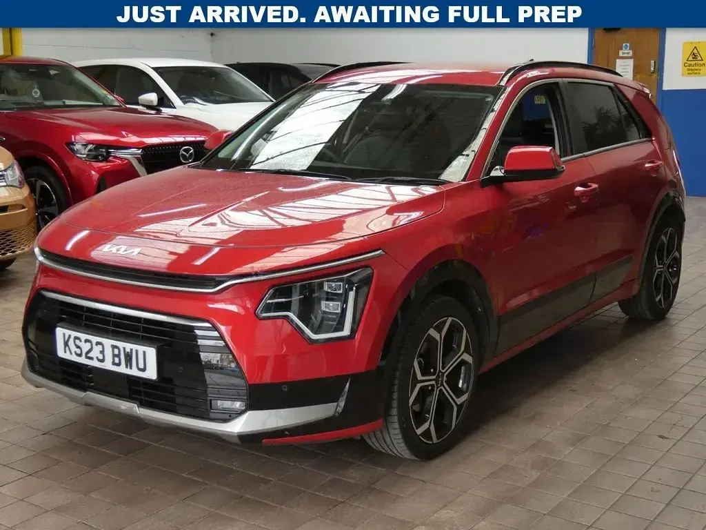 Used Kia Niro 139 HP (102 kW) 2023 Red SUV
