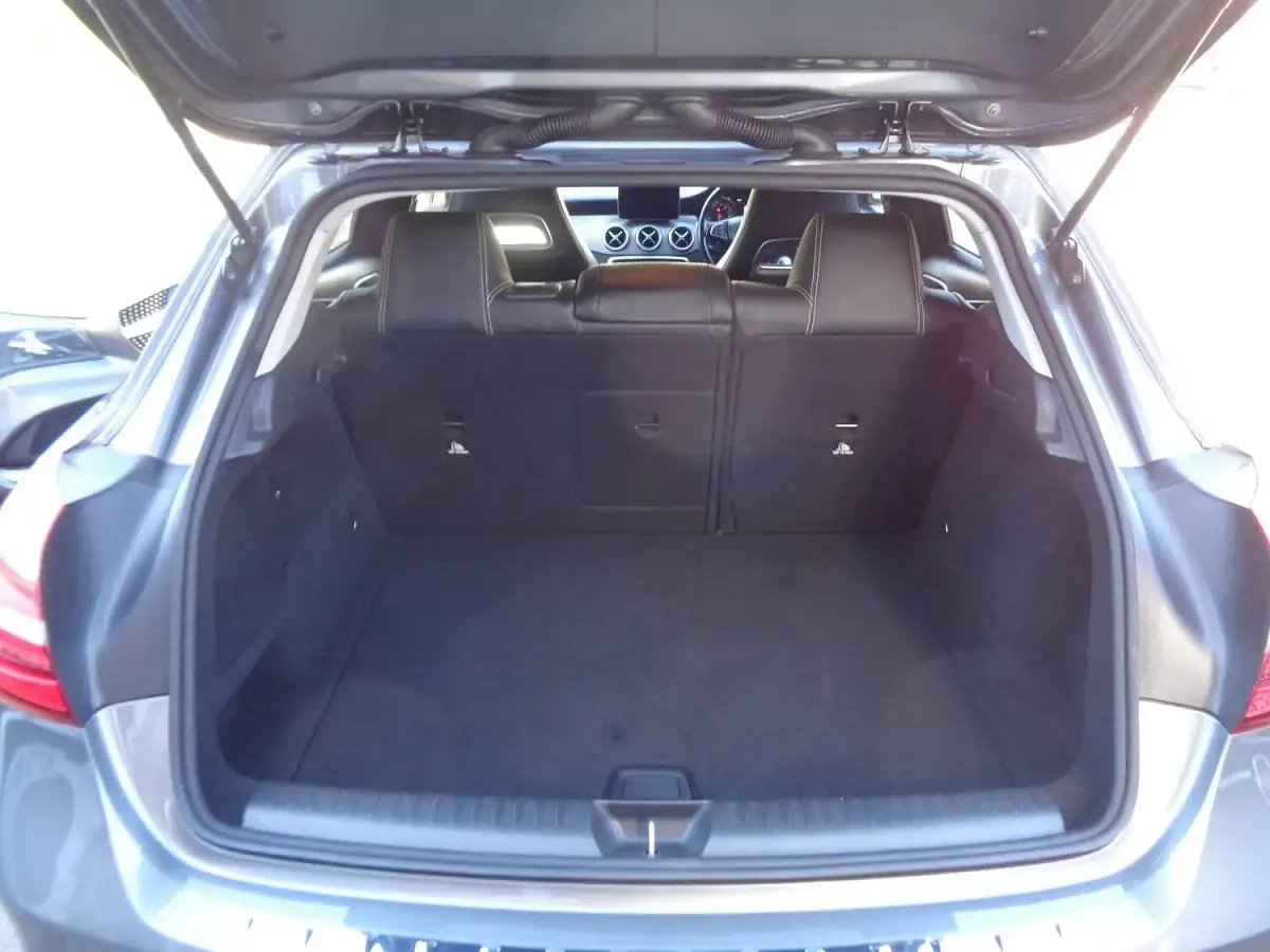 Used Mercedes GLA180 Urban 122 HP (89 kW) 2019 Grey SUV