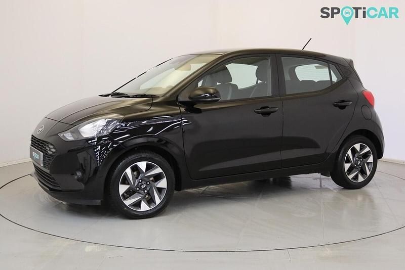 Używany Hyundai i10 Advanced 66 KM (48 kW) 2023 Czarny Hatchback