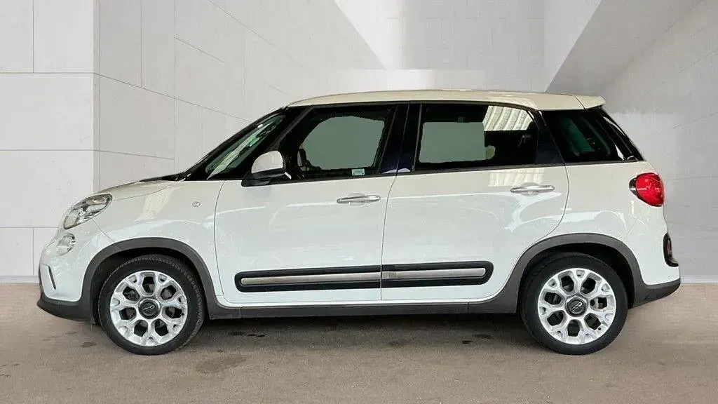 Used Fiat 500L Trekking 85 HP (62 kW) 2014 White MPV