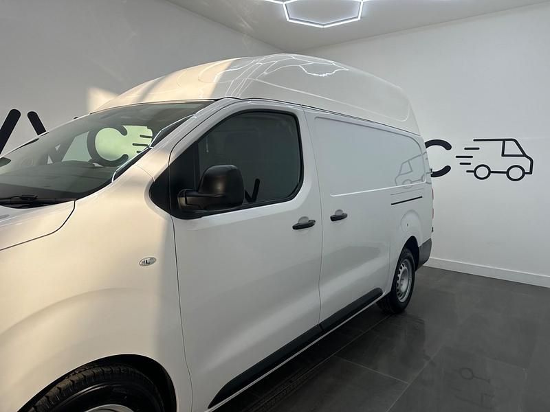 Used Vauxhall Vivaro 100 HP (73 kW) 2023 White MPV