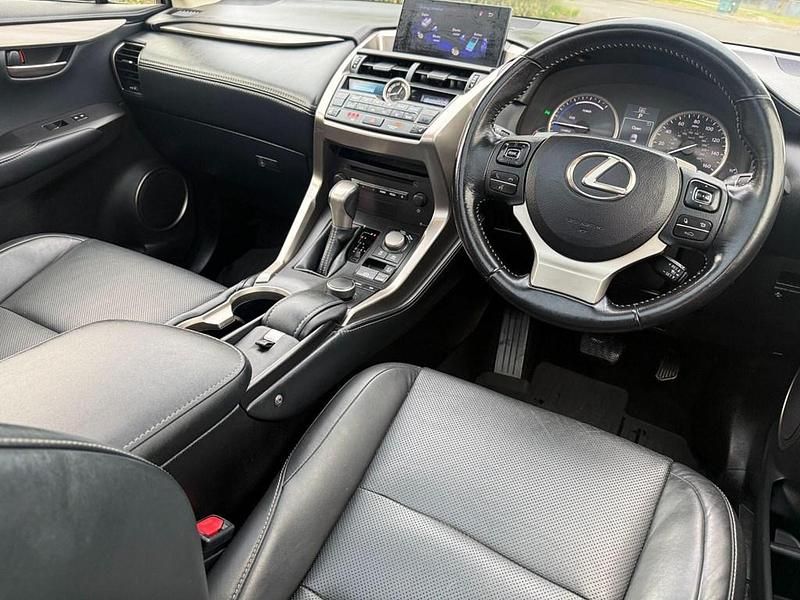 Used Lexus NX300h Luxury Line 2015 White SUV