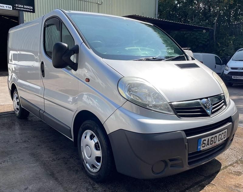 Used Vauxhall Vivaro 90 HP (66 kW) 2010 Silver MPV