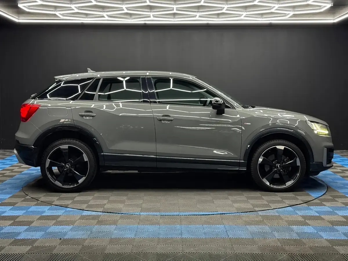 Used Audi Q2 2018 Grey SUV