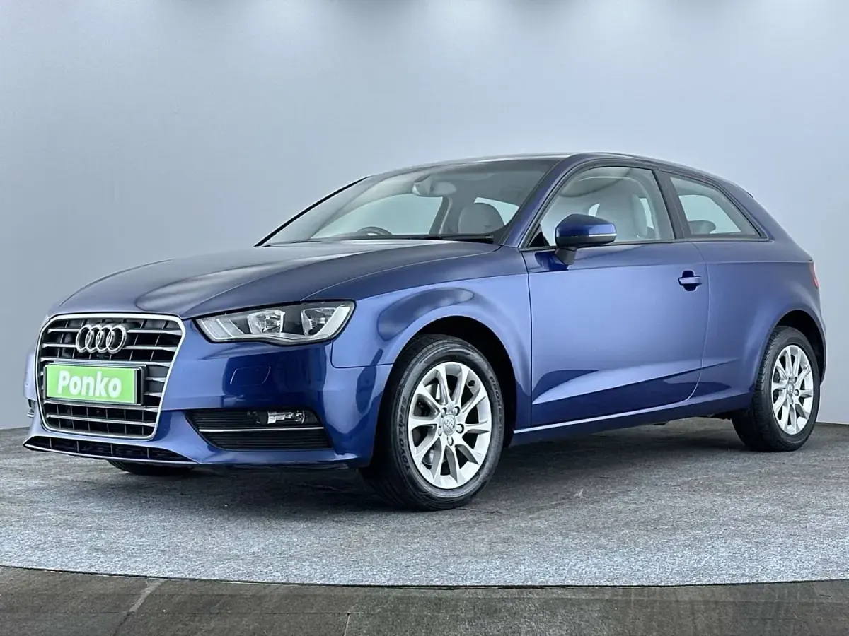 Used Audi A3 Comfort 110 HP (80 kW) 2014 Blue Hatchback