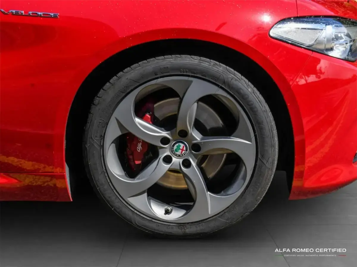 Begagnad Alfa Romeo Giulia Veloce 276 HK (202 kW) 2020 Röd Sedan