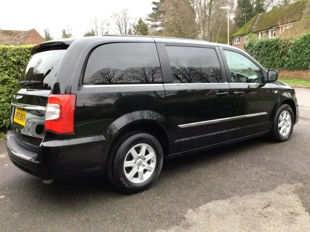 Used Chrysler Grand Voyager 2013 Black MPV