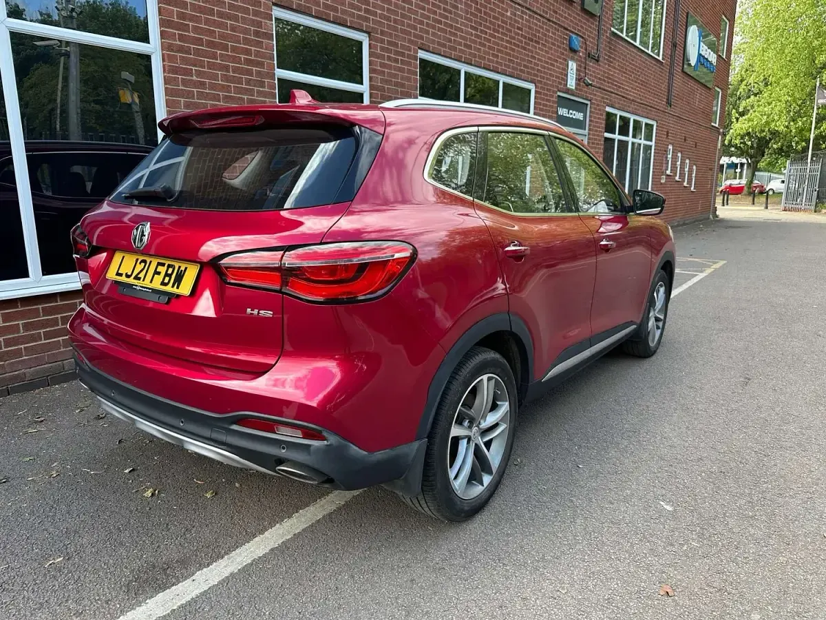 Used MG HS Exclusive 162 HP (119 kW) 2021 Red SUV