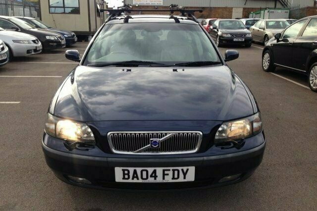 Used 2004 Volvo V70 Estate | £2,980 (Fair price) - Image 1/4