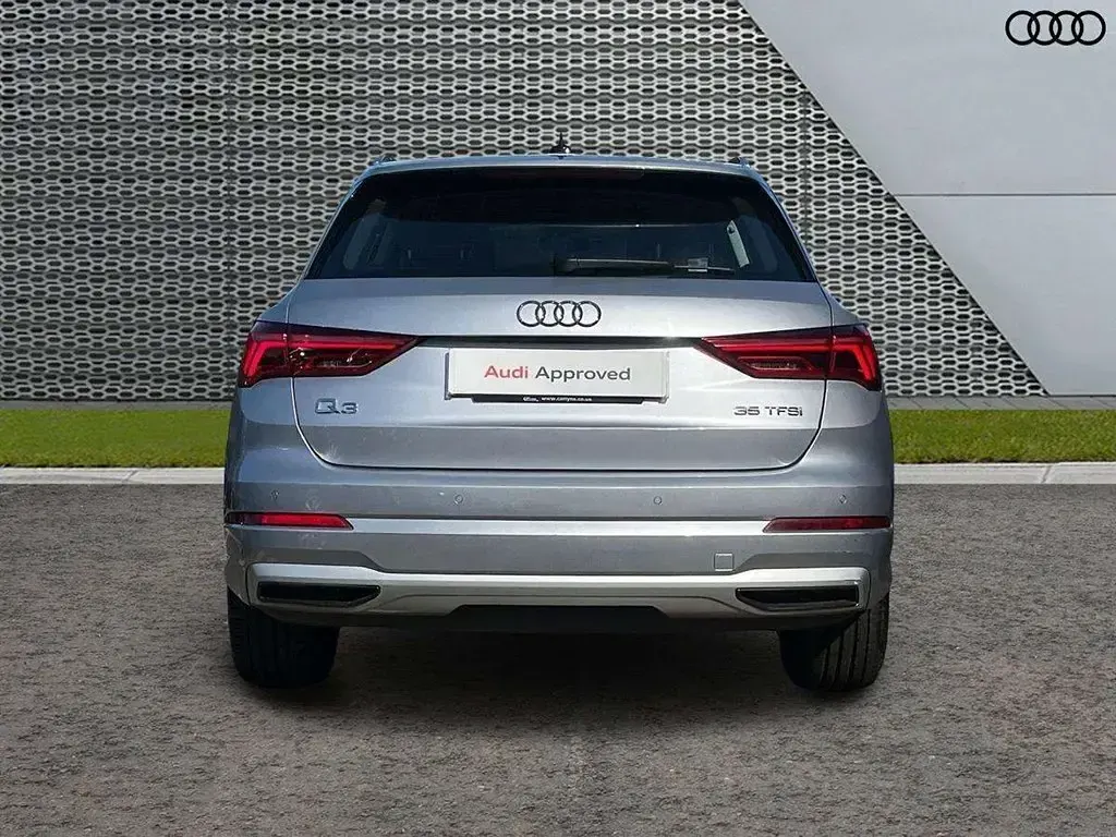 Używany Audi Q3 Sport 150 KM (110 kW) 2022 Srebrny SUV