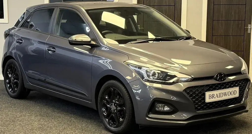 Used Hyundai i20 Premium 83 HP (61 kW) 2019 Grey Hatchback