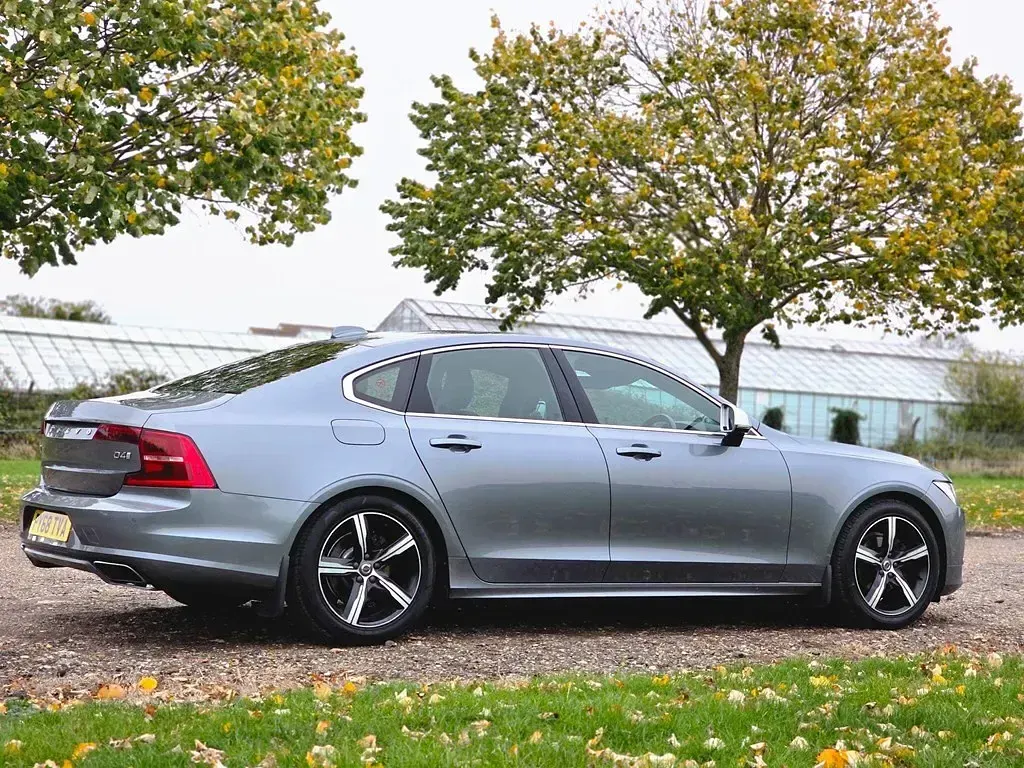 Used Volvo S90 R-Design 190 HP (139 kW) 2019 Grey Sedan