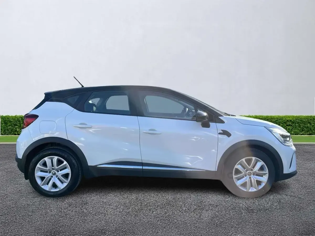 Second-hand Renault Captur Play 100 CP (73 kW) 2020 Alb SUV