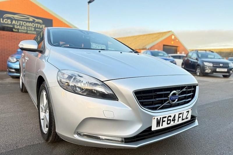 Silver Used 2014 Volvo V40 Hatchback | £3,995 (Good price) - Image 1/1