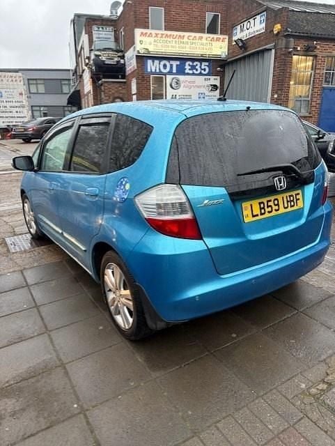 Begagnad Honda Jazz EX 100 HK (73 kW) 2010 Blå Halvkombi