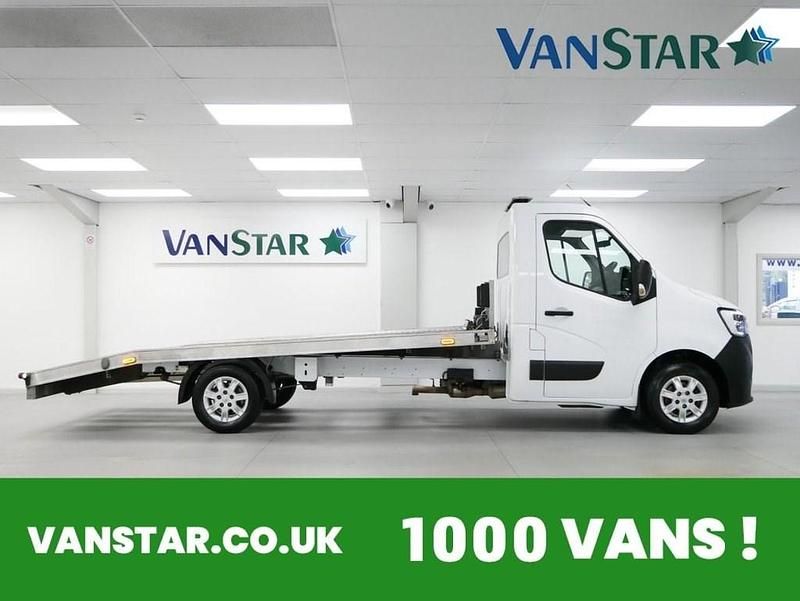 Used Renault Master Business 145 HP (106 kW) 2023 White MPV