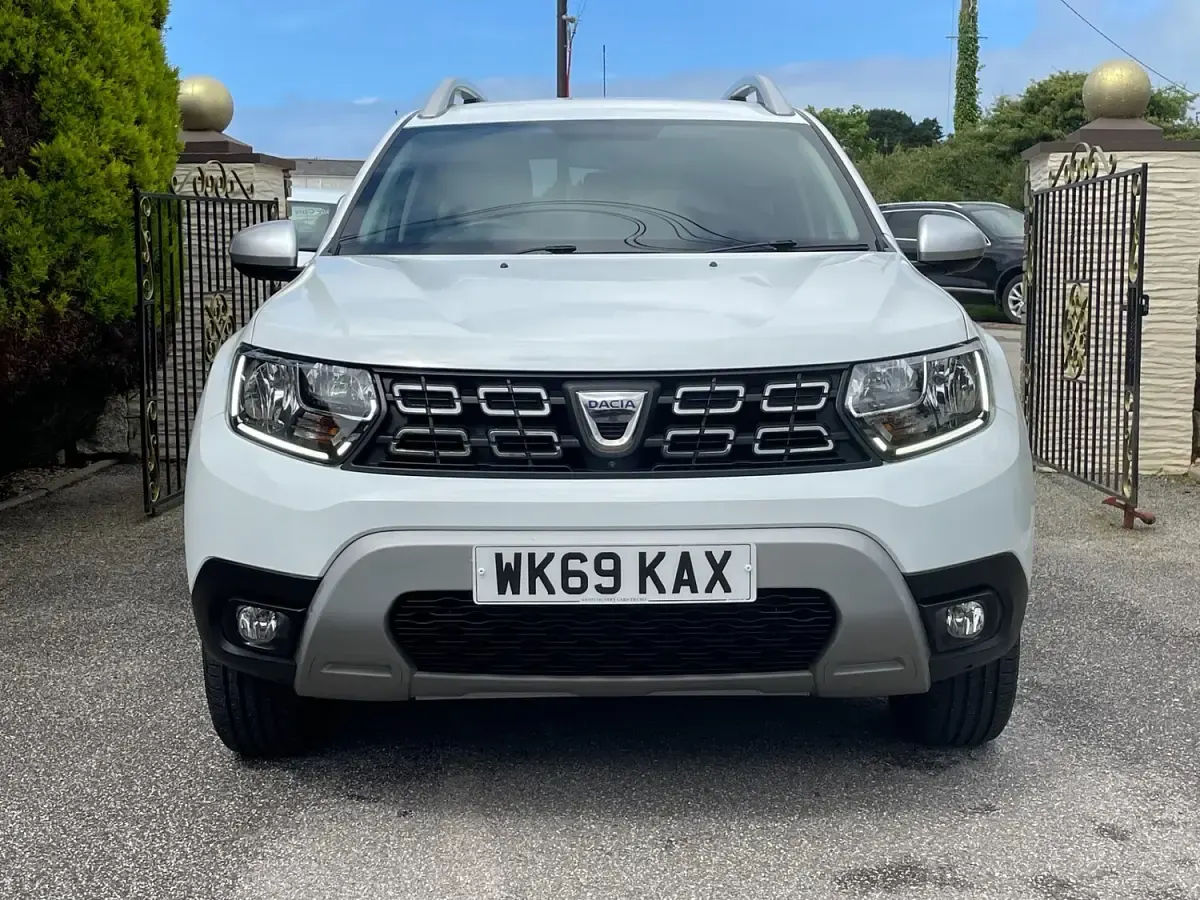 Used Dacia Duster Prestige 114 HP (83 kW) 2019 White SUV