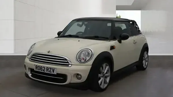 Used Mini Cooper D Hatch 2012 White Hatchback