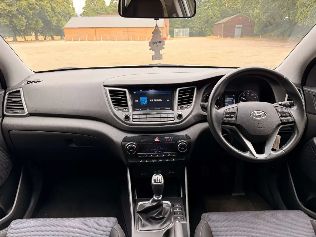Used Hyundai Tucson SE 132 HP (97 kW) 2017 White SUV