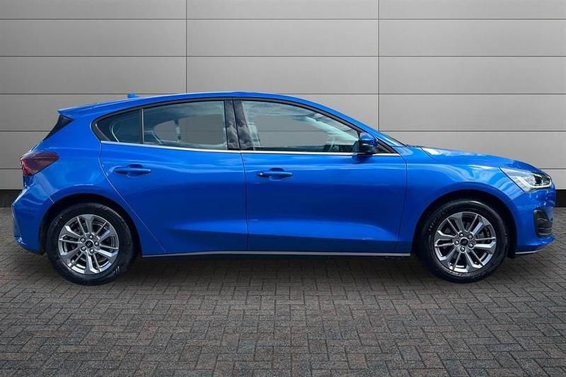Usado Ford Focus Titanium 155 HP (114 kW) 2023 Azul Citadino