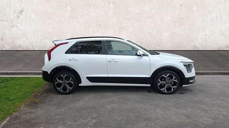 Used Kia Niro 139 HP (102 kW) 2022 White SUV