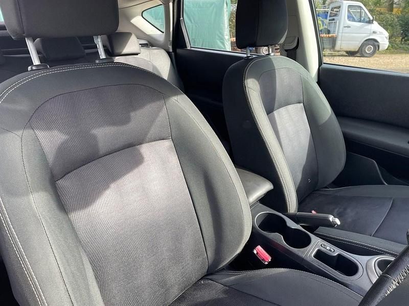 Używany Nissan Qashqai Acenta 2012 Czerwony SUV